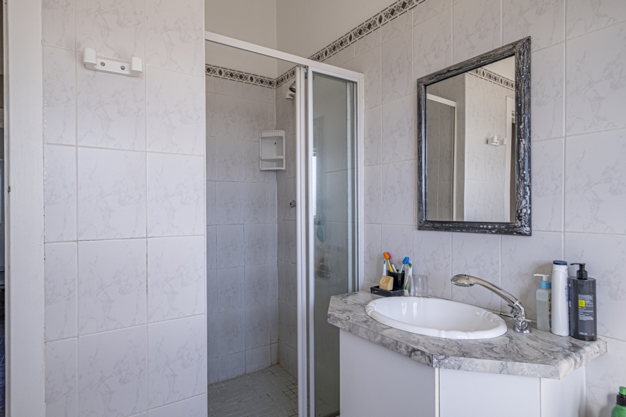 2 Bedroom Property for Sale in Summerstrand Eastern Cape